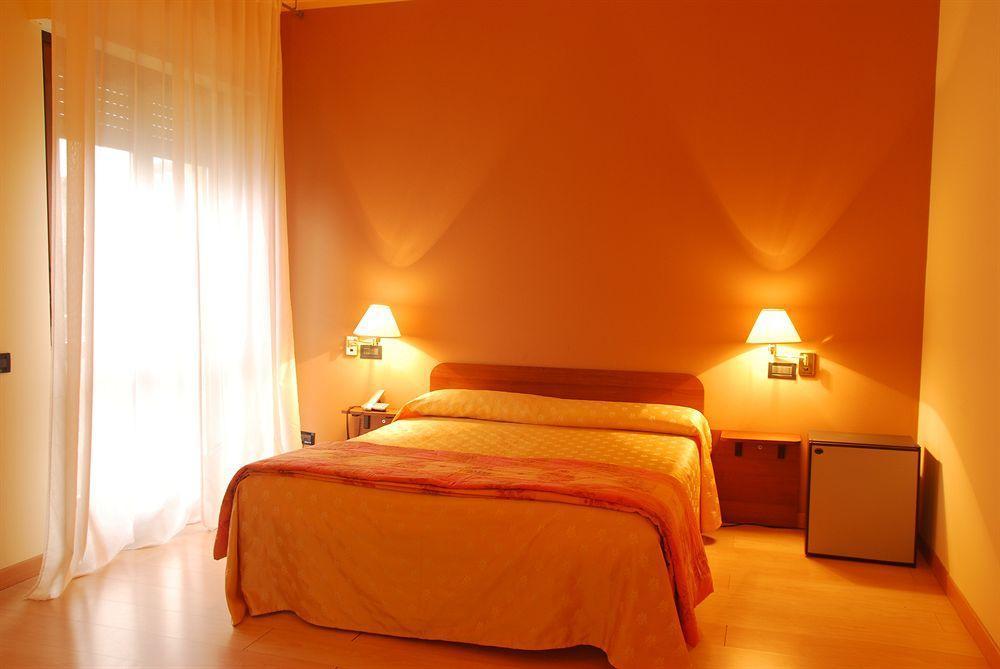 Nuovo Hotel Vigevano Exterior photo